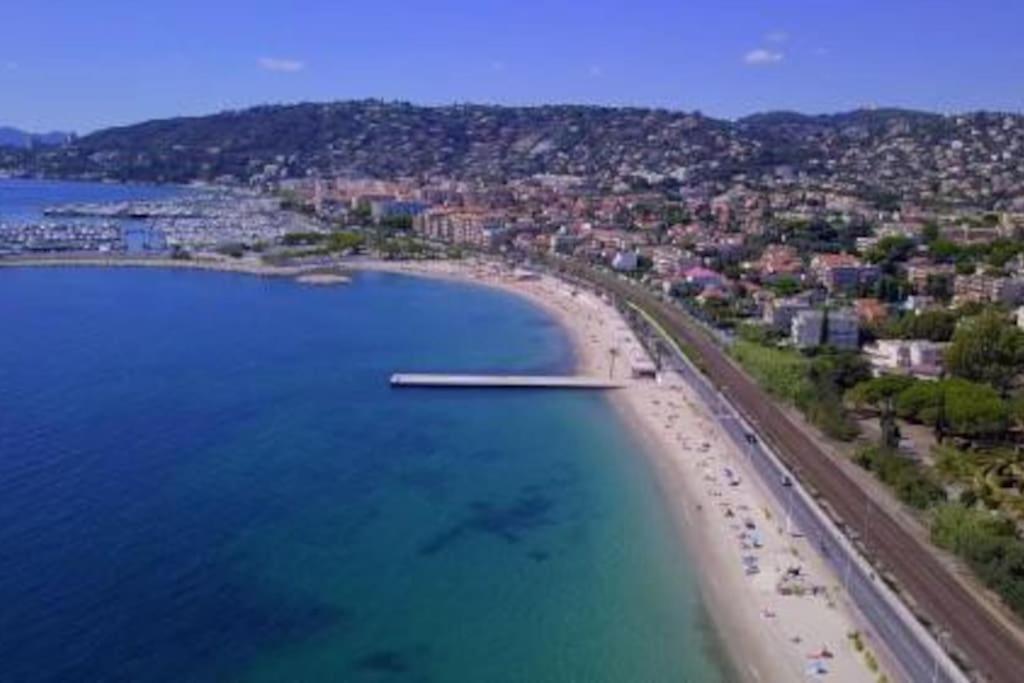 Port Azur Apartamento Vallauris Exterior foto